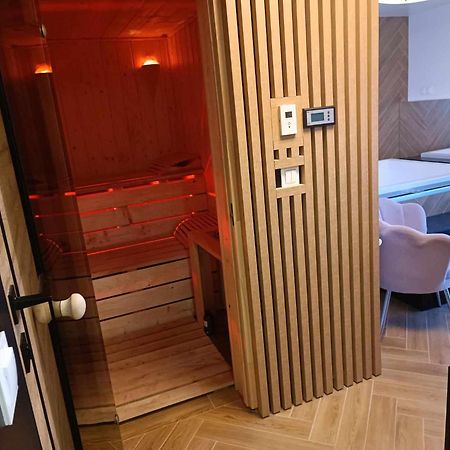 Swierkowe Zacisze Hotel フィルレイ エクステリア 写真